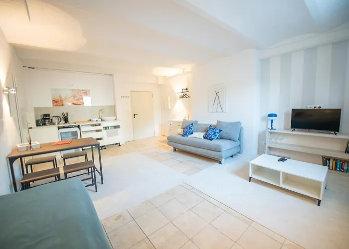 Kingsize Bett, Nahe Stadt Und Alster, Ruhig