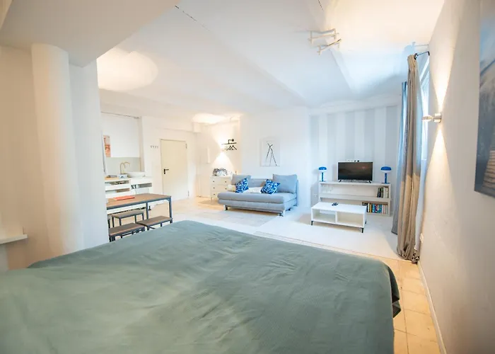 Kingsize Bett, Nahe Stadt Und Alster, Ruhig