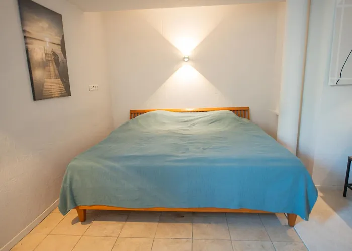 Kingsize Bett, Nahe Stadt Und Alster, Ruhig